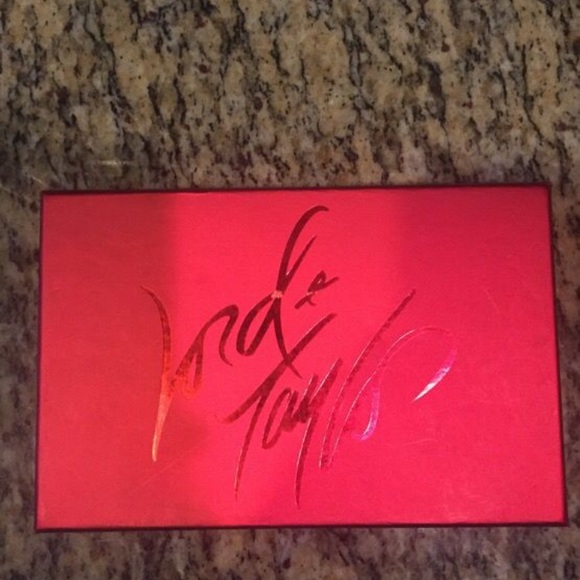 Coach Pouch - Picture 2 of 2